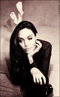 Angelina Jolie GwtvB9Pn