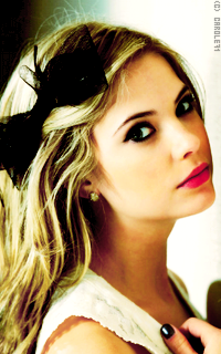 Ashley Benson Gz4bHAlY