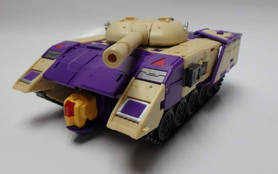 [Masterpiece Tiers] DX9 TOYS D-08 GEWALT aka BLITZWING - Sortie Juillet 2016 - Page 2 HOTowIkk