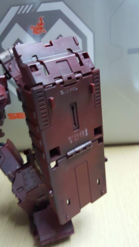 [Masterpiece Tiers] BADCUBE OTS-04V WARDOG VETERAN aka WARPATH - Sortie Avril 2016 - Page 3 HbcdIOfX