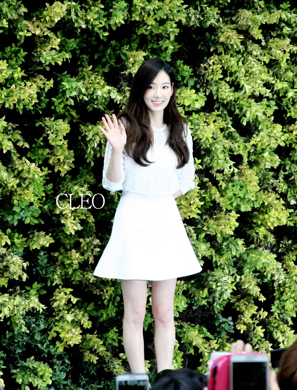 [PIC][23-04-2015]TaeYeon ghé thăm cửa hàng mỹ phẩm "NATURE REPUBLIC" ở Myeongdong vào trưa nay - Page 2 I0UG5RlP