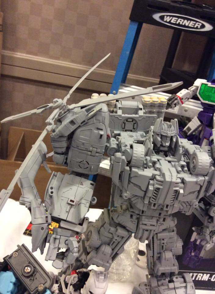 [MakeToys] Produit Tiers - Gamme MT - Basé sur les BD TF d'IDW - Page 9 Ie303GrD