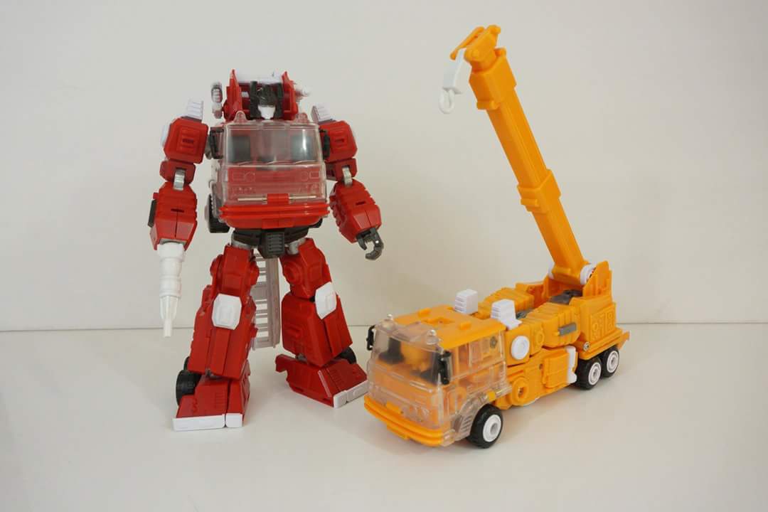 [Maketoys] Produit Tiers - MTRM-03 Hellfire (aka Inferno) et MTRM-05 Wrestle (aka Grapple/Grappin) IkRtGU5Q