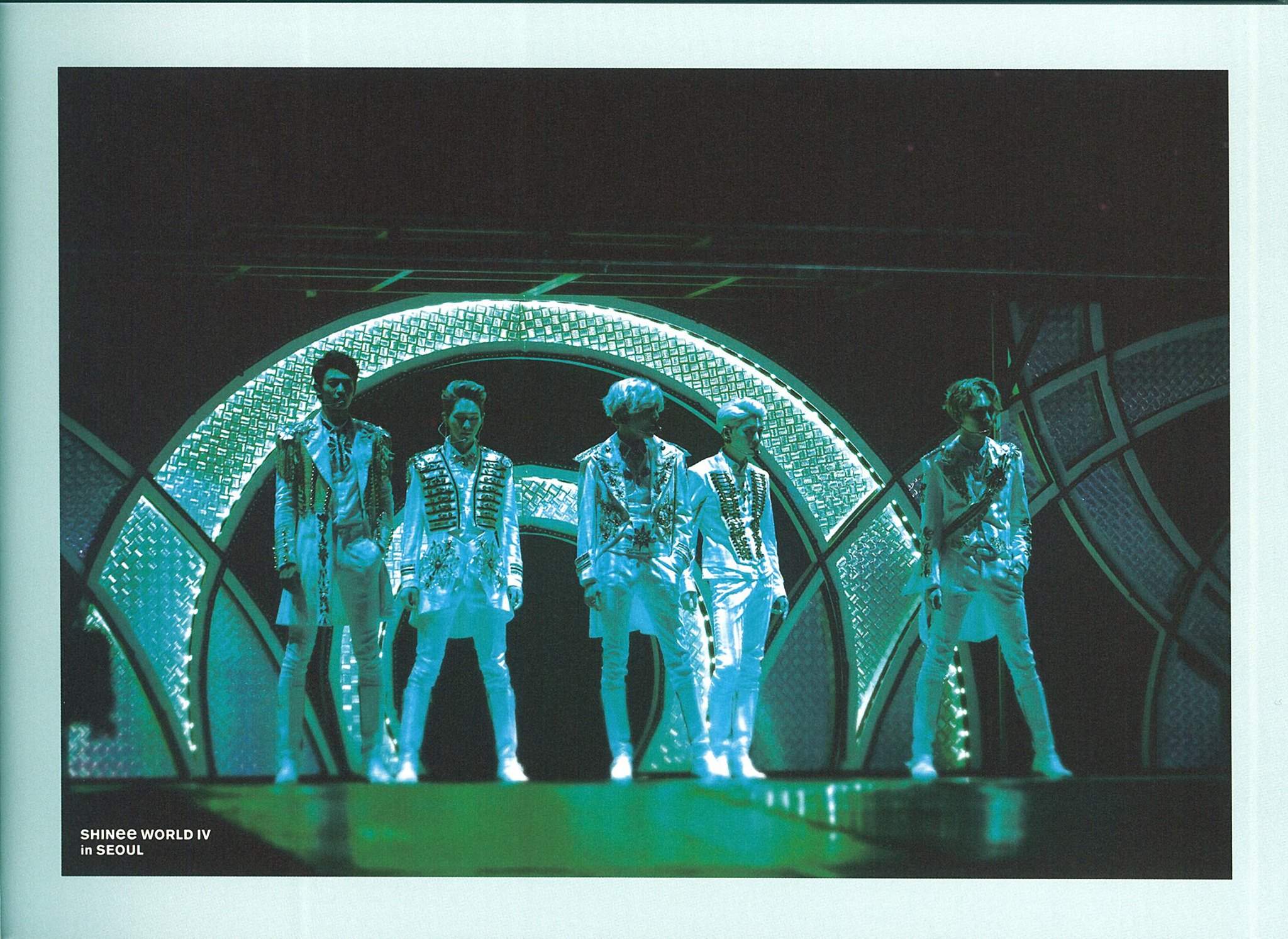 [IMG] SHINee World IV DVD Photoshoot  InfGmBtm