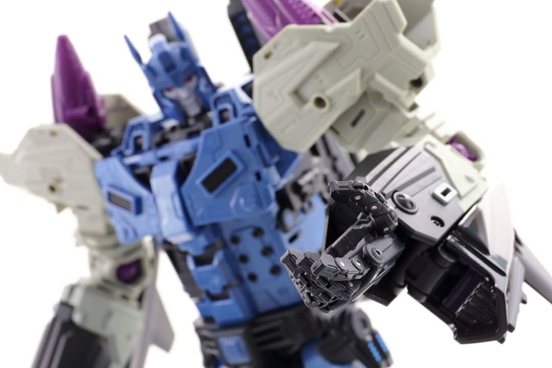 [Mastermind Creations] Produit Tiers - R-17 Carnifex - aka Overlord (TF Masterforce) - Page 3 IoyBcdpG