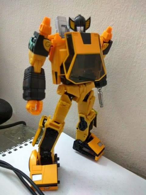 [Omnigonix] Produit Tiers - Jouet V-01 Spinout - aka Sunstreaker/Solo - Page 4 KJ7HYzIQ