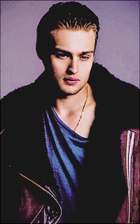 Douglas Booth KUsld5p9