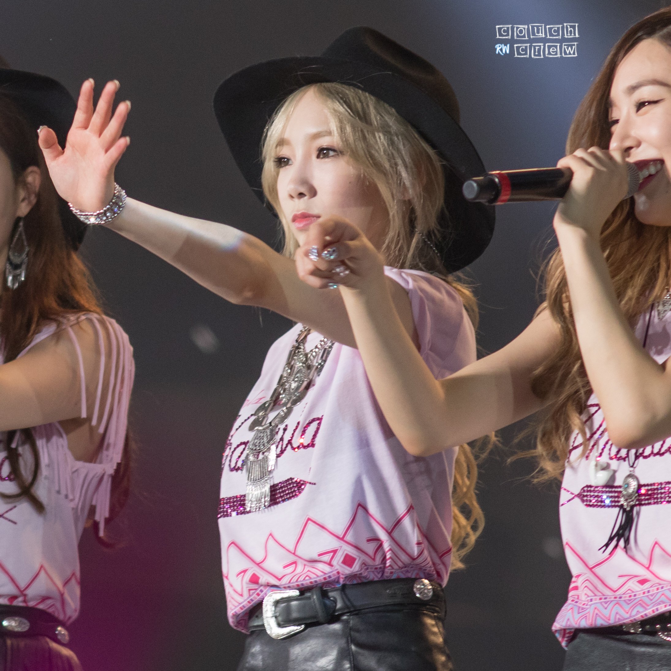 [PIC][21/22-11-2015]Hình ảnh mới nhất từ "GIRLS' GENERATION 4th TOUR – Phantasia – in SEOUL" của SNSD  - Page 7 Kp4sFdQh