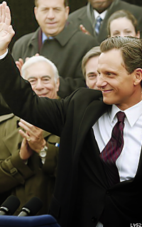 Tony Goldwyn KvyCBLxD