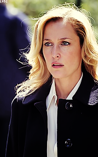 Gillian Anderson L7NRD4Ez