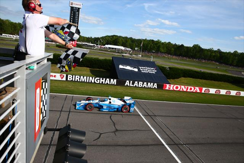 Pagenaud vence en gran duelo a Rahal; se lleva Barber LY2D2XLl