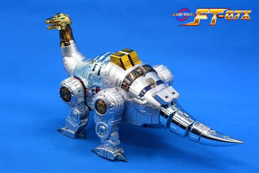[Fanstoys] Produit Tiers - Dinobots - FT-04 Scoria, FT-05 Soar, FT-06 Sever, FT-07 Stomp, FT-08 Grinder - Page 9 LqlwvqnU