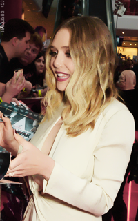 Elizabeth Olsen - Page 2 M6yzCpmn