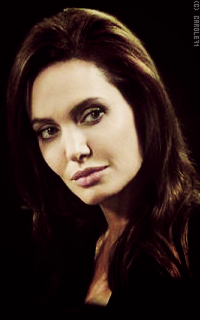 Angelina Jolie MTHQsWAi