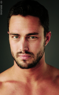 Taylor Kinney MzMKkT0W