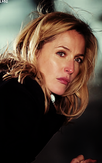 Gillian Anderson NOYrjZAK