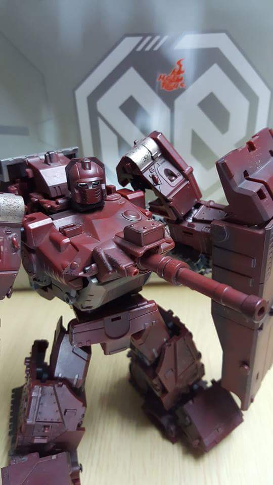 [Masterpiece Tiers] BADCUBE OTS-04V WARDOG VETERAN aka WARPATH - Sortie Avril 2016 - Page 3 NPcKkaX2