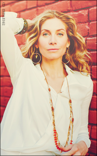 Elizabeth Mitchell OTQ28aYO