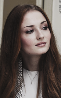 Sophie Turner Oza9xy8h