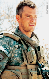 Josh Duhamel PTbWggXL