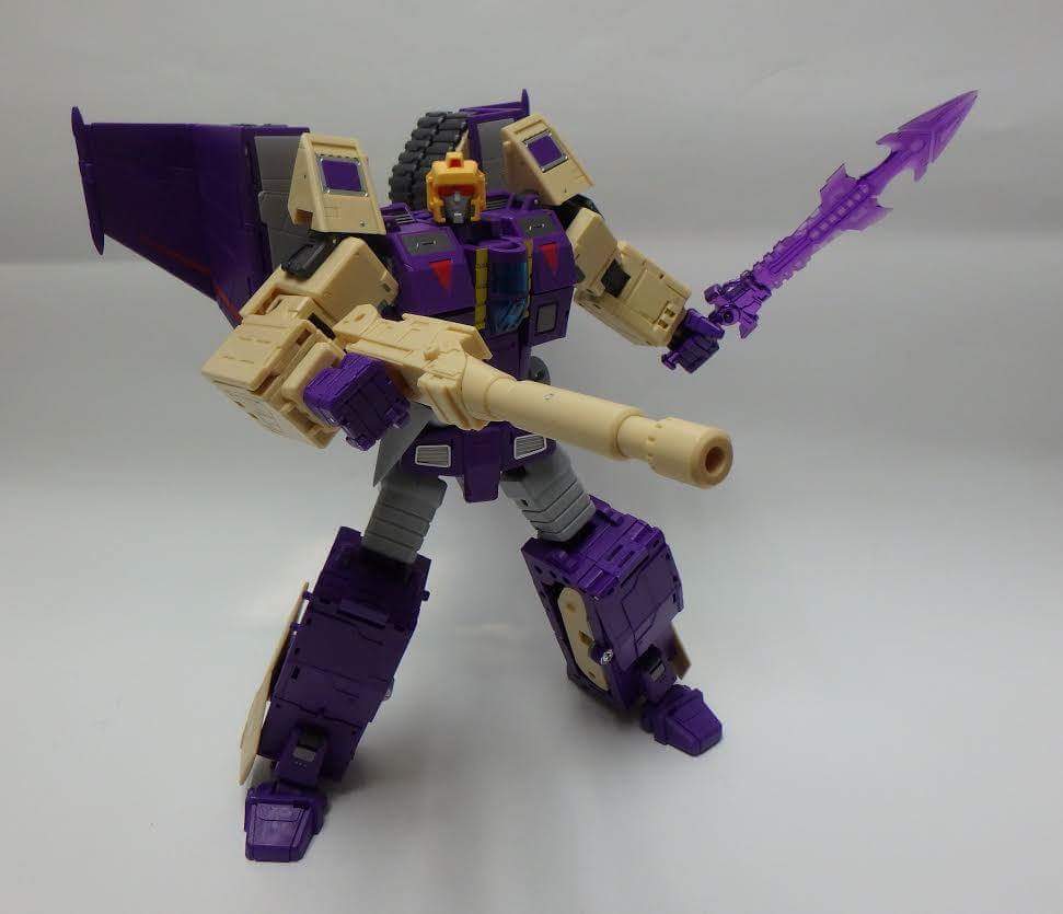 [Masterpiece Tiers] DX9 TOYS D-08 GEWALT aka BLITZWING - Sortie Juillet 2016 - Page 2 PXkUHqgA