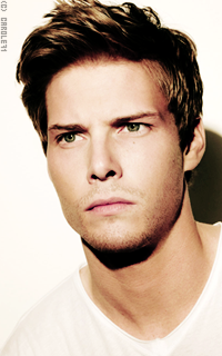 Hunter Parrish Pr6zDHi7