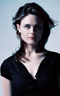 Emily Deschanel QJKzd5f5