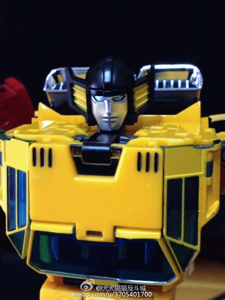 [BadCube] Produit Tiers - OTS-08 Sunsurge (aka Sunstreaker/Solo G1) + OTS-Special 01 Blaze (aka Sunstreaker/Solo Diaclone) - Page 2 QaeWRvzq