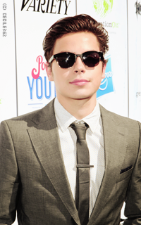 Jake T. Austin Qqk1DKuk