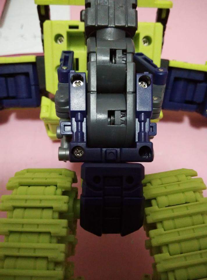 [Toyworld] Produit Tiers - Jouet TW-C Constructor aka Devastator/Dévastateur (Version vert G1 et jaune G2) - Page 3 R0pKD786