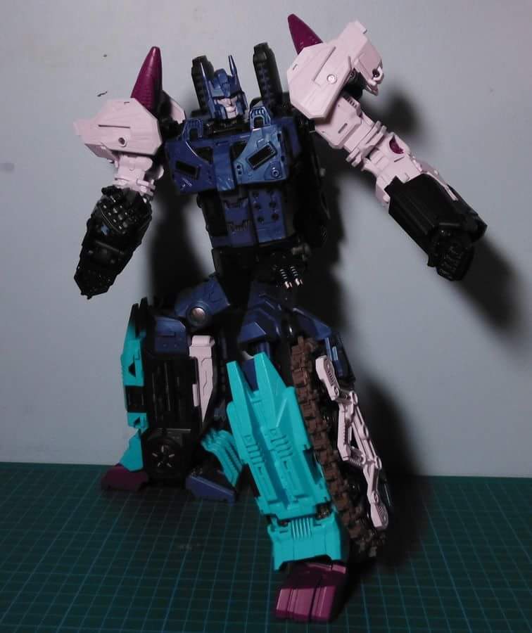 [Mastermind Creations] Produit Tiers - R-17 Carnifex - aka Overlord (TF Masterforce) - Page 3 RTfrtR8u