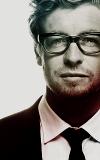 Simon Baker RkOSUU7P