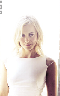 Taylor Schilling RyucwxLI