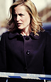 Gillian Anderson SleMv8Gu