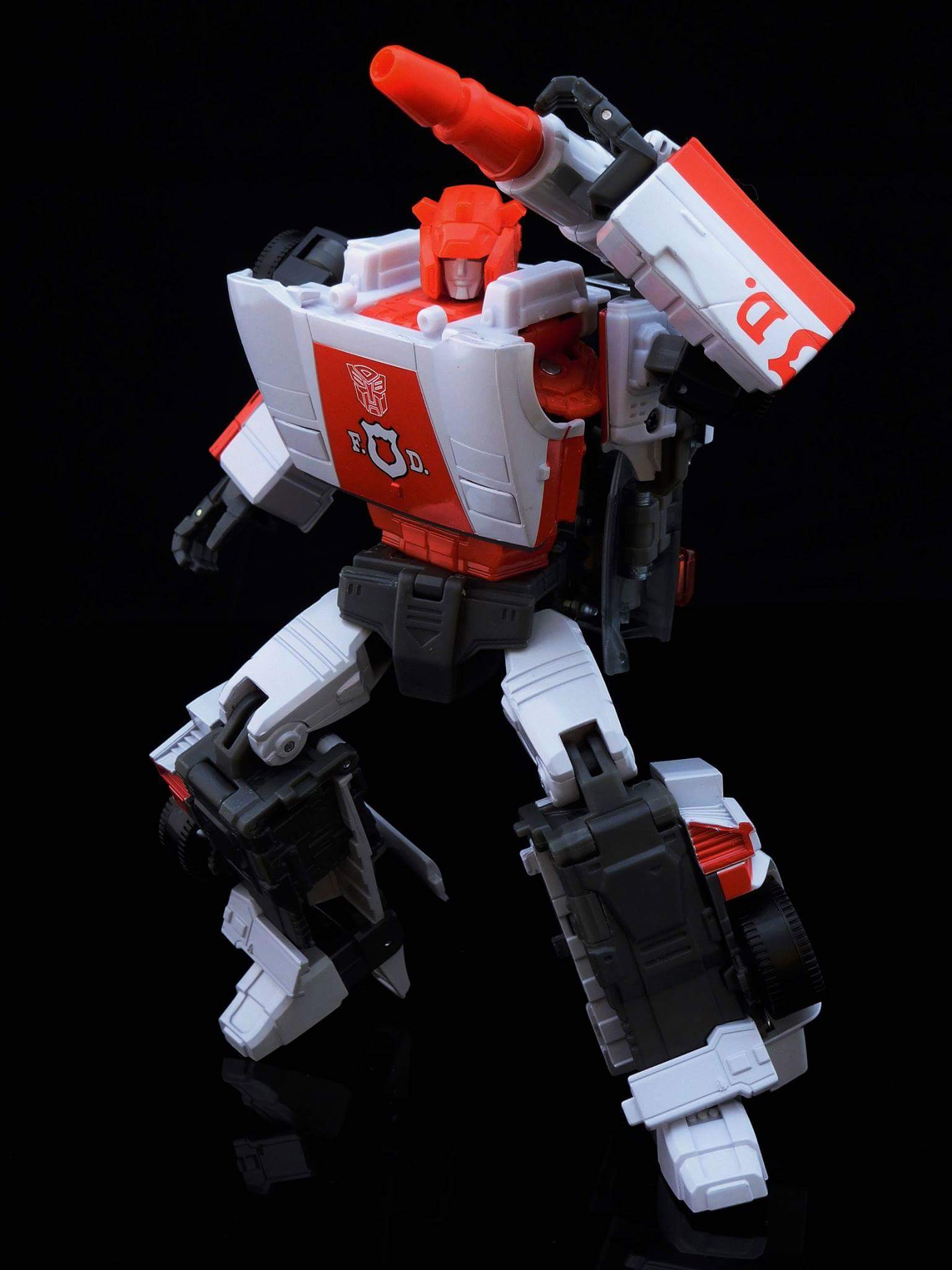 [Masterpiece] MP-14 Red Alert/Feu d'Alerte - Page 2 T0wv9YC3