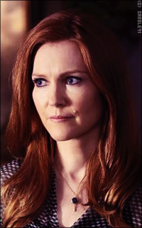 Darby Stanchfield TSe3yXpB