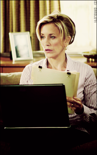 Felicity Huffman  TWXIrCLZ