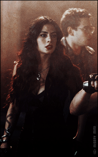 Emeraude Toubia TYgQBZ71