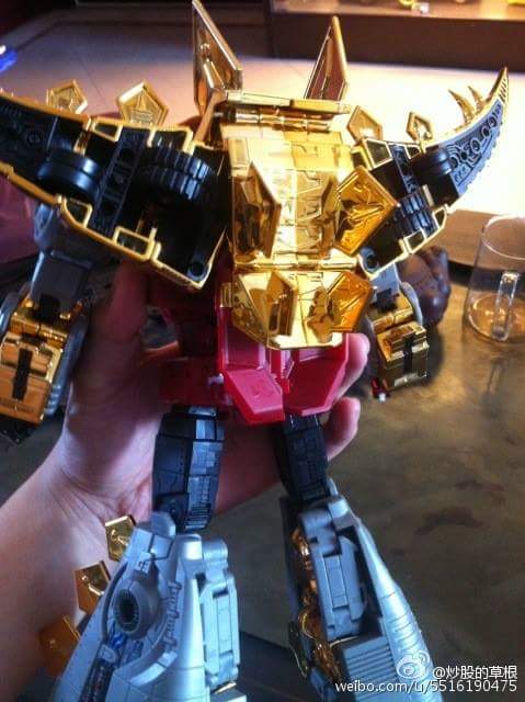 [Fanstoys] Produit Tiers - Dinobots - FT-04 Scoria, FT-05 Soar, FT-06 Sever, FT-07 Stomp, FT-08 Grinder - Page 6 TbxYIyDV