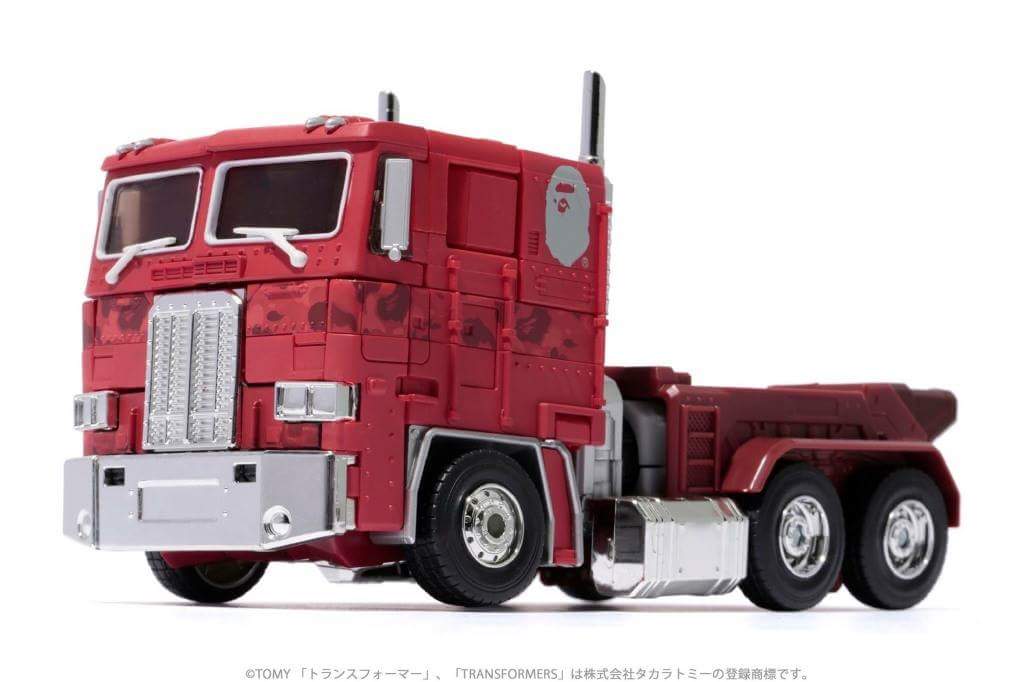 [Masterpiece Takara Tomy] MP-10R BATHING APE RED CAMO OPTIMUS PRIME - Sortie Novembre 2015 UQQMRTMi