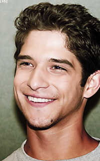 Tyler Posey UUYzg0ZB