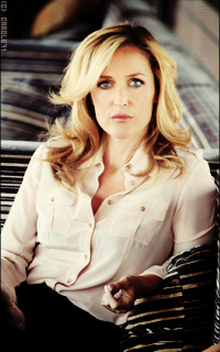 Gillian Anderson UZttmciL