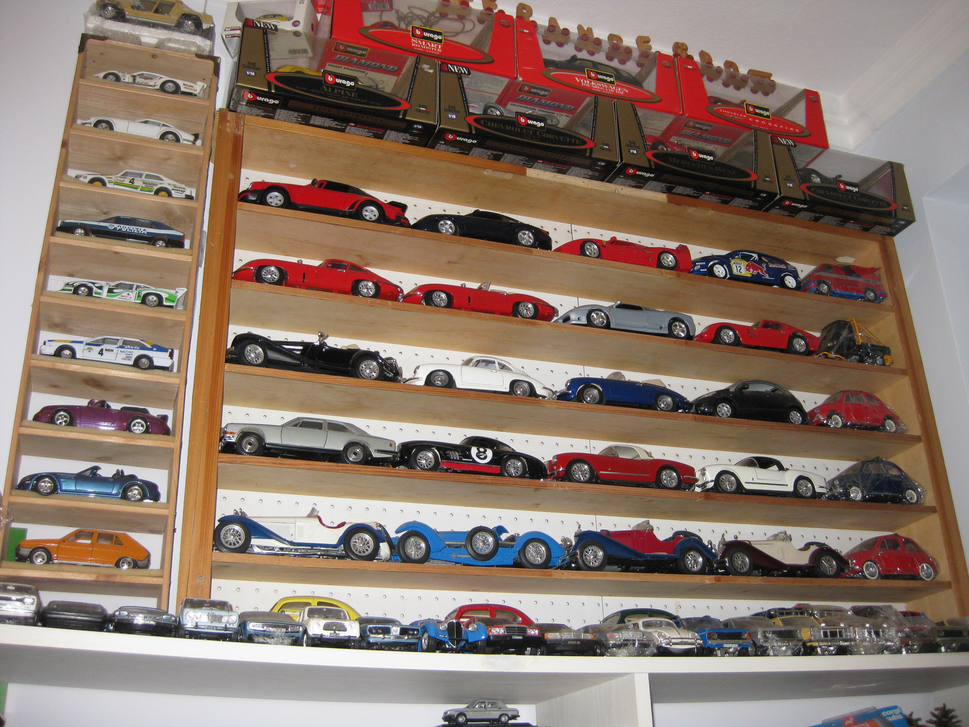 Le mini vetture del mini garage di Cars. UrRnHp7z