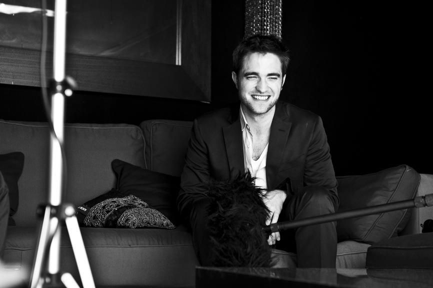 17 Enero - Nuevas Fotos hechas por Caitlin Cronenberg de Rob en Cannes 2012!!! Uxc84qT2