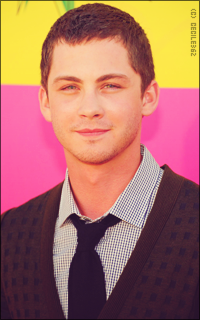 Logan Lerman Vbco3DdD