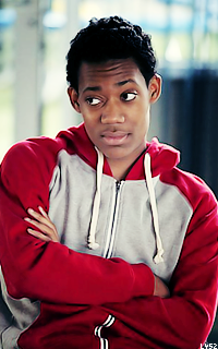 Tyler James Williams VdBffZsR