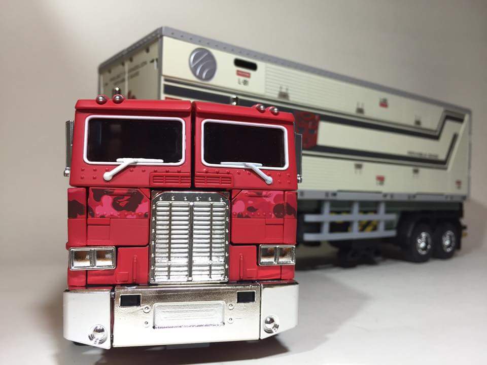 [Masterpiece Takara Tomy] MP-10R BATHING APE RED CAMO OPTIMUS PRIME - Sortie Novembre 2015 VkcaB47k