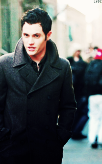 Penn Badgley VmUqVPDC