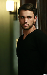 Jack Falahee VzHF58Ei