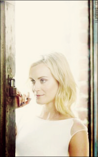 Taylor Schilling WW265vuJ